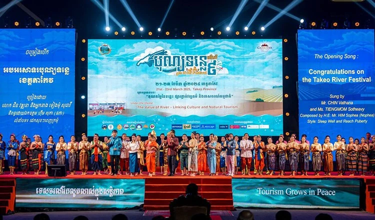 Cambodia promotes tourism of riverside provinces