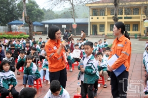 Nui Phao Mining helping 400+ students at Ha Thuong Primary School form the green habit of energy saving 
