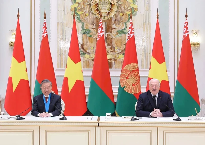 Viet Nam, Belarus establish strategic partnership