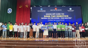 Awarding ceremony of two creative competitions for high school students