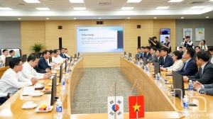 Public Security Minister Luong Tam Quang visits Samsung Electronics Vietnam Thai Nguyen 