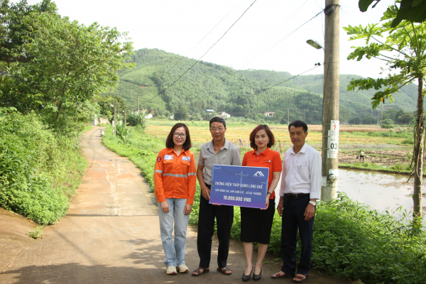 Nui Phao lights up rural roads, enhancing local landscape