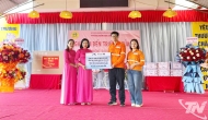 Nui Phao Awards Scholarships and Equipment, Bringing Joy to Teachers and Students on the First Day of School