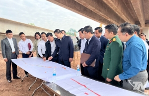 Thai Nguyen’s Chairman directs acceleration of site clearance for transport projects