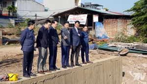 Striving to shorten construction timeline for flood mitigation in Phan Dinh Phung ward