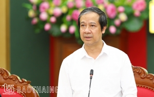 Minister of Education and Training encourages development of non-public schools